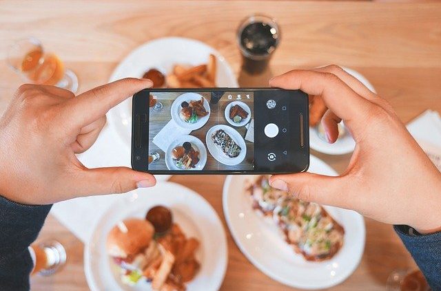 How The Right POS System Improves Restaurant Marketing